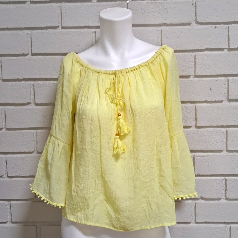 Harve Bernard Yellow Bell Sleeve Off The Shoulder Top. Size Medium NWOT